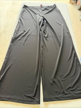 Woman’s Shape FX Black Wide-Leg Pants, Size L